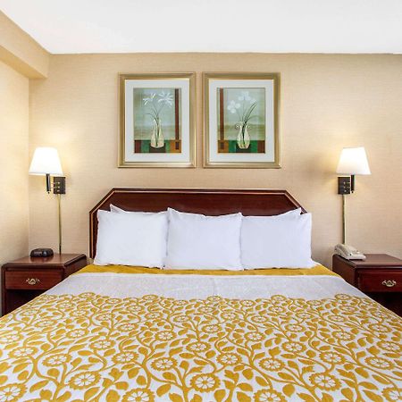 Days Inn By Wyndham College Park Zewnętrze zdjęcie